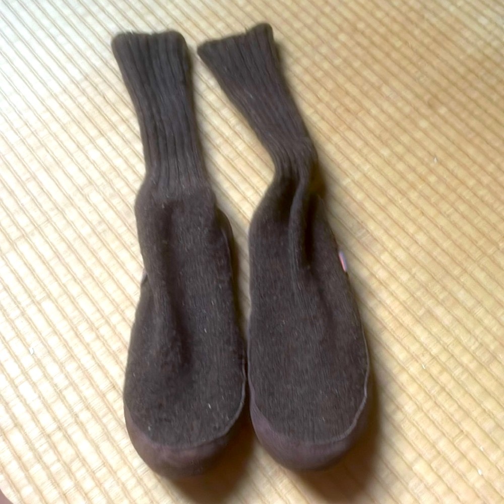 Acorn unisex shoe soxes.